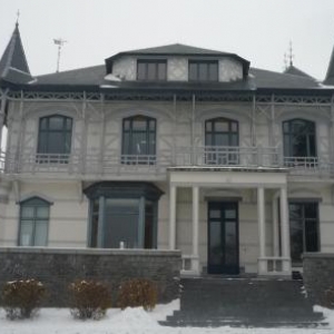 Le Chateau d'Ottomont qui devrait encore heberger les deux survivants de l'epoque Radiolene.