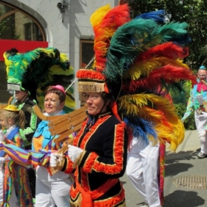 Malmedy tout en couleurs pour les 50 ans de la Mesnie dol Haguète          