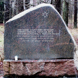 Le massacre de Paneriai ( Lituanie ) ( Photo F. Detry ) Le massacre de Paneriai ( Lituanie ) ( Photo F. Detry )