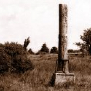 1566 Pose des premiers jalons routiers des Hautes- Fagnes : la colonne Panhaus et la colonne Hauptmann