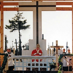 Le 7 septembre 1993, le Pape Jean-Paul II s'est rendu a la Colline des Croix