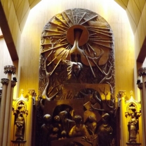 Le retable een bronze de la chapelle du Sacre-Coeur dite Chapelle des mariages