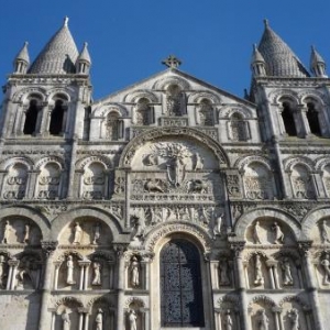 Facade de la Cathedrale ( 12eme siecle )