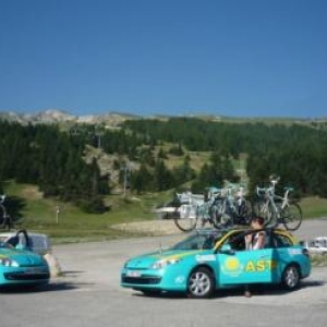 Les voitures suiveuses d'Astana