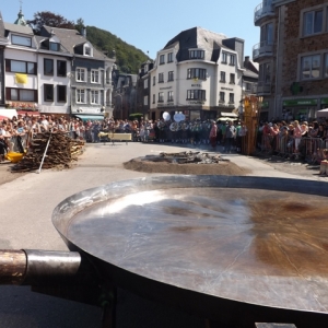 MALMEDY                         10000 œufs pour deux omelettes géantes et … savoureuses !     