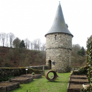 Le jardin et la tour Salamandre ( futur gite )