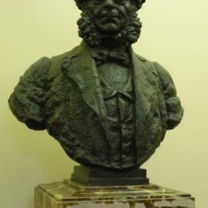 Le buste de C. Franck dans le hall du Conservatoire royal de Liege