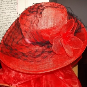  Les chapeaux de Maria exposés à la Maison Villers