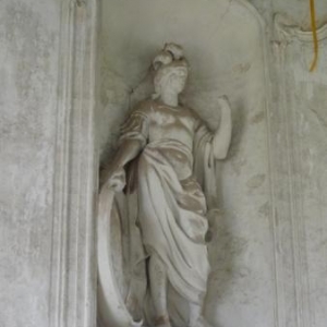 Statue de Minerve en stuc