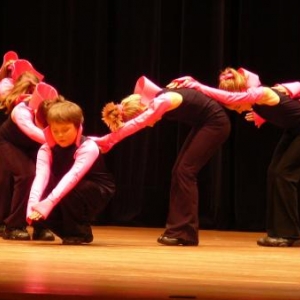 Danses par les jeunes du " Sart Swing " 