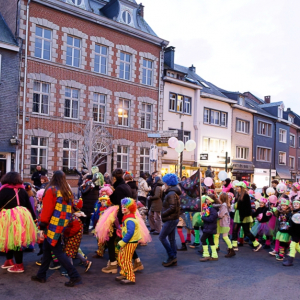 1er jeudi gras : sortie des enfants ( photo : D. Dosquet ) 1er jeudi gras : sortie des enfants ( photo : D. Dosquet )
