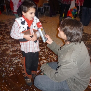 Televesdre interviewe un jeune carnavalisant