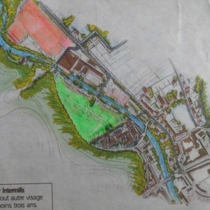 Le projet : futurs logements ( vert ) / hangars disponibles ( orange )  ( Photo "L'Avenir")