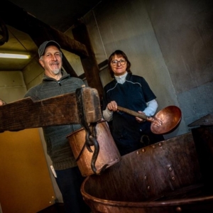 Maurice Thomsin et son épouse perpétuent une tradition ancestrale ( Photo: EDa Philippe Laveleye )