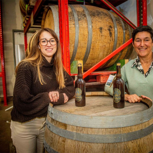  Sarah et Sabine Pinckaers sont responsables du dépôt localisé dans le zoning de Chaineux ( photo Ph Labeye )