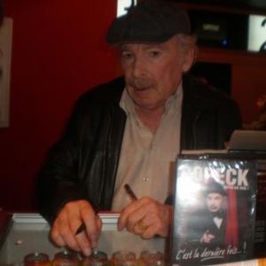 Popeck signe ses DVD