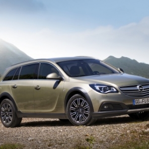 Opel Insignia Country