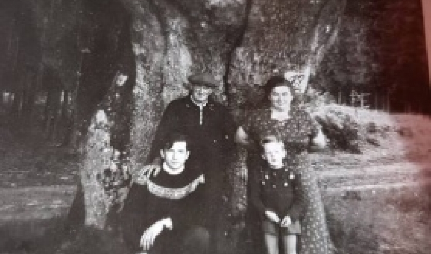 Photo famille Jean Wagner 1956 (son epouse Louise Darte, leurs fils Pierre et