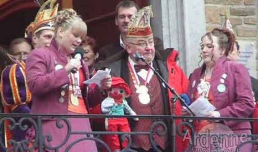 Intronisation du prince carnaval de Laroche - video 08