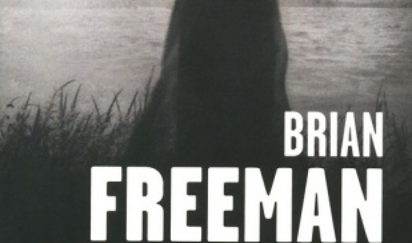 Suspecte de Brian Freeman  Presses de la Cité.